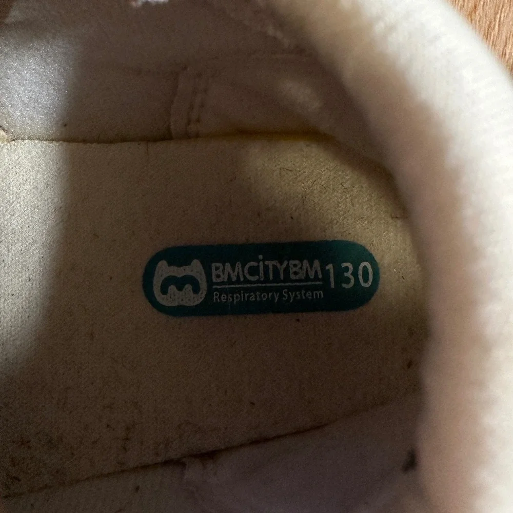 BMCITYBM Baby First Walker Sneaker Beige Corduroy Hook Loop Strap Sz 6.5 Toddler